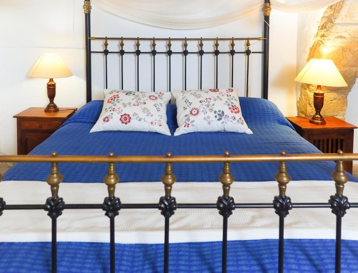 לרנקה Zoes Traditional Apartments, Bed & Breakfast מראה חיצוני תמונה